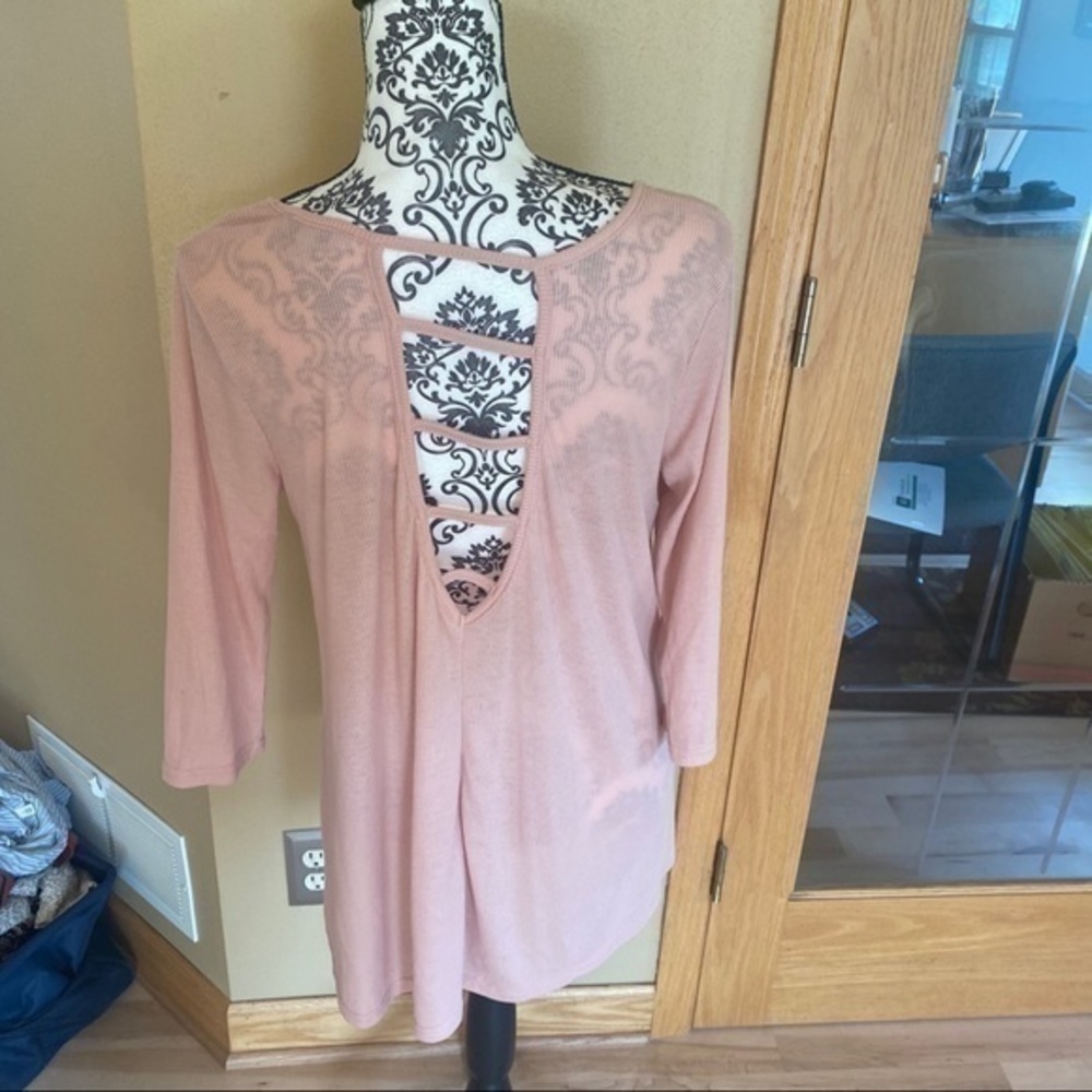 She and Sky pink shirt - Picture 2 of 6